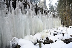 Eisvorhänge - Rideaux de glace - Ice curtains